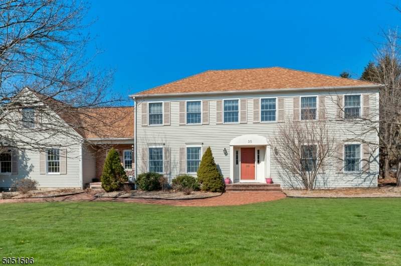 30 Hoffman Pl - Photo 1