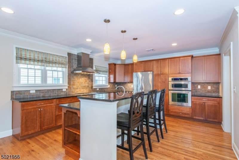 28 King St - Photo 1