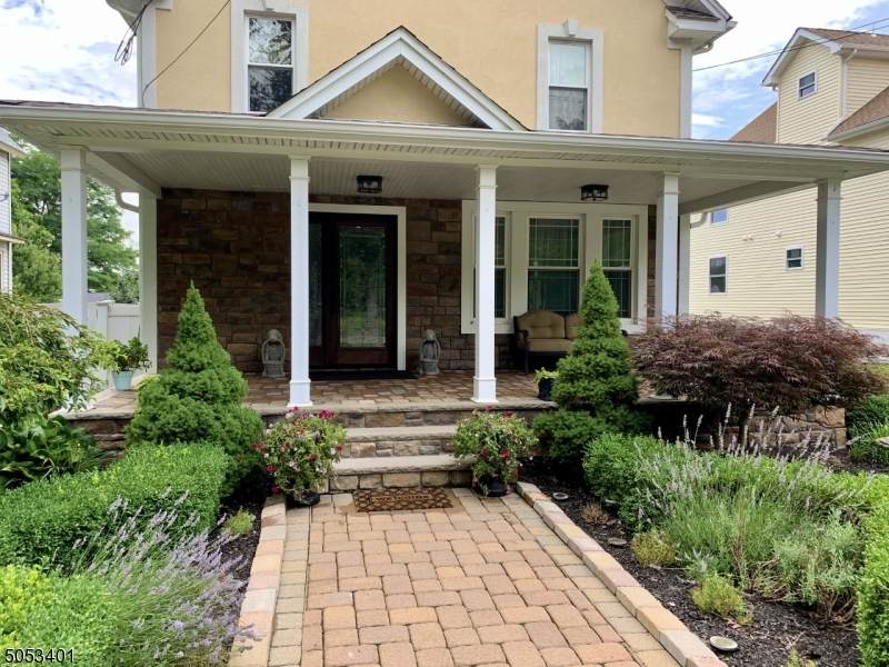 14 Wantage Ave - Photo 1