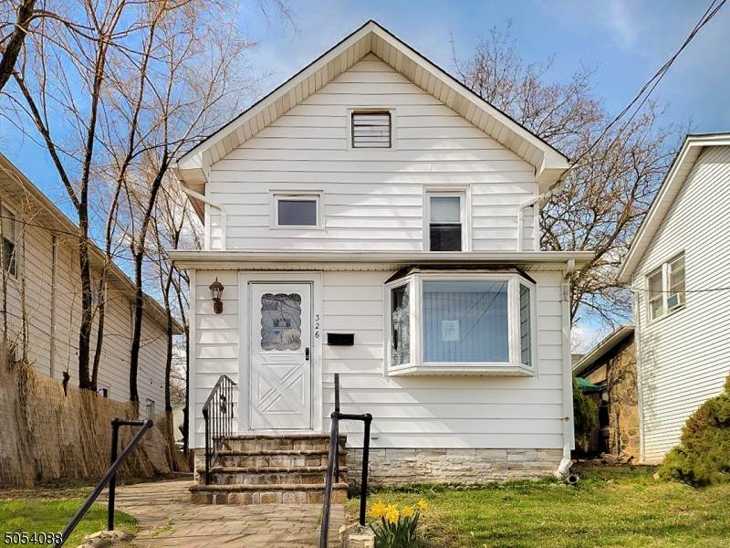 326 Division St - Photo 1