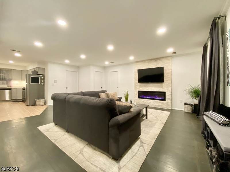 63 Rome St - Photo 1