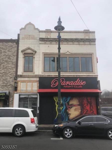 21 W Broadway - Photo 1