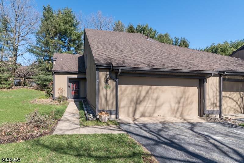 405 Bromley Pl - Photo 1
