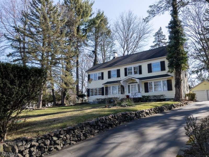 729 Belvidere Ave - Photo 1