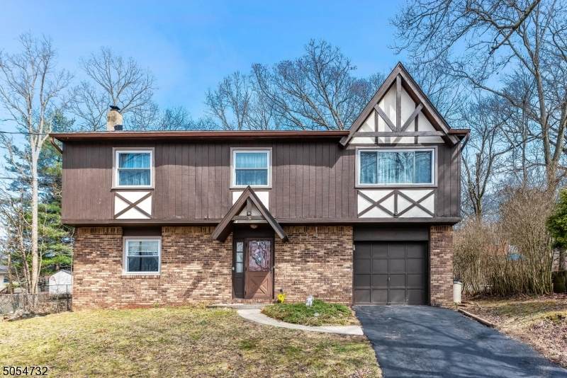 3 Windsor Ave - Photo 1
