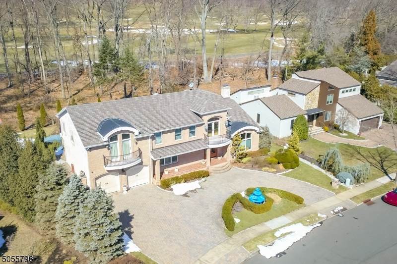 552 Ashwood Rd - Photo 1