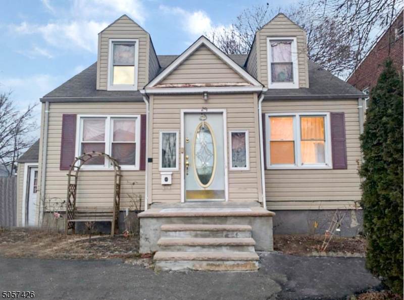 29 Douglas Ave - Photo 1