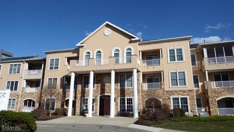407 Cleveland Ln - Photo 1