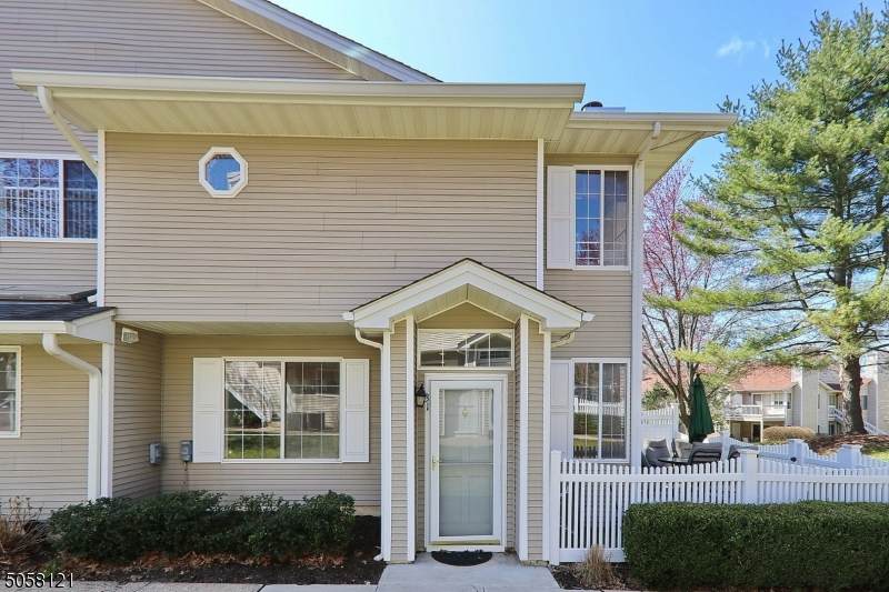 31 Crestmont Rd - Photo 1