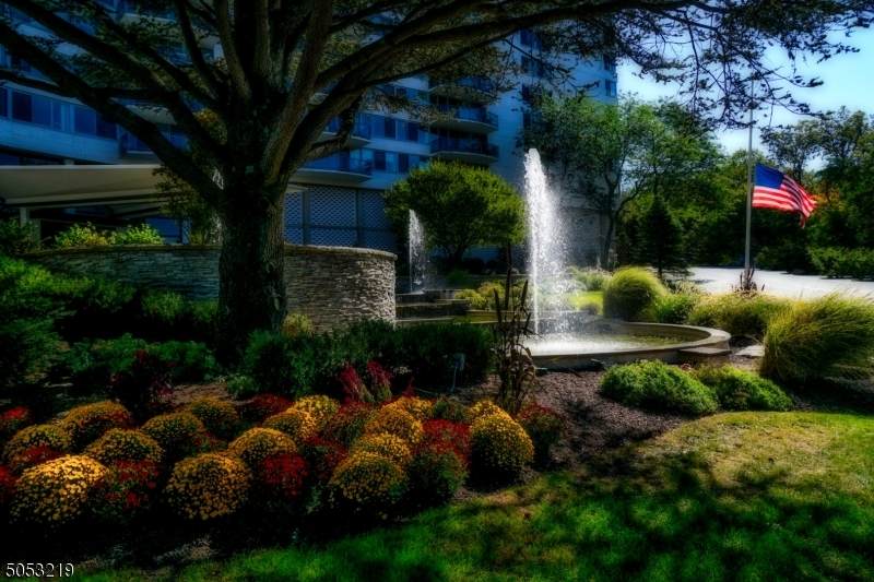1 Claridge Dr 125 - Photo 1