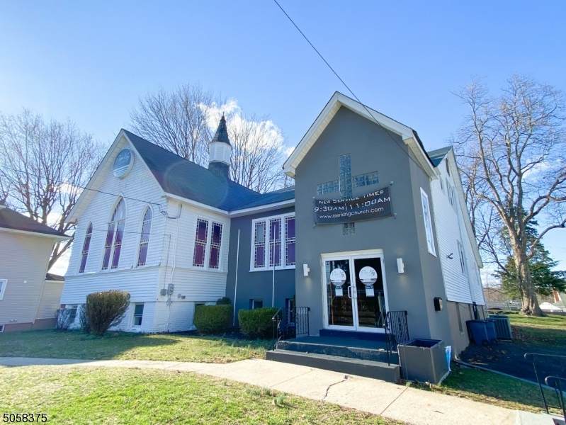 26 Manning Ave - Photo 1