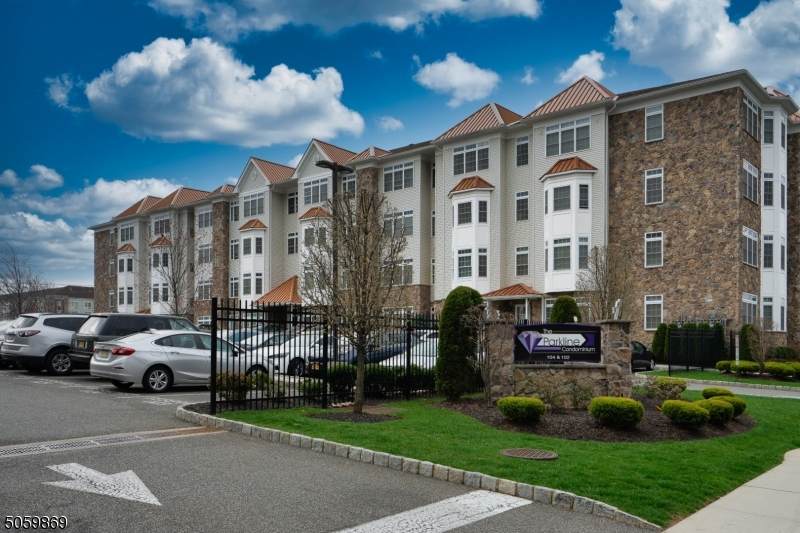 104 E Elizabeth Ave - Photo 1