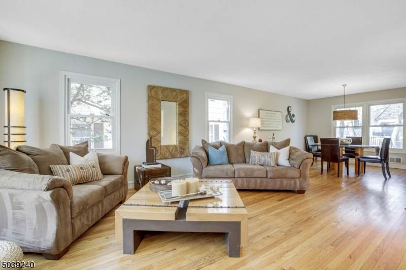 49 Elmwood Pl - Photo 1