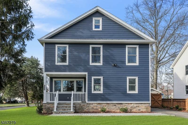 1420 Boulevard - Photo 1