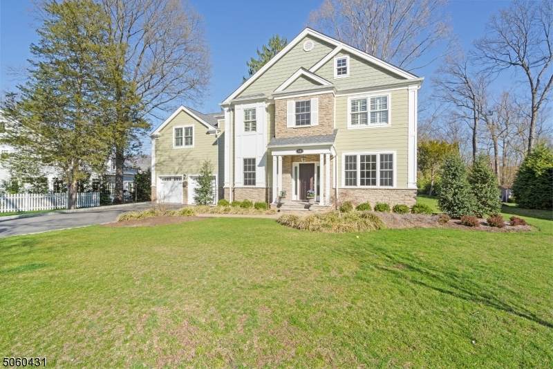 11 Riverside Dr - Photo 1