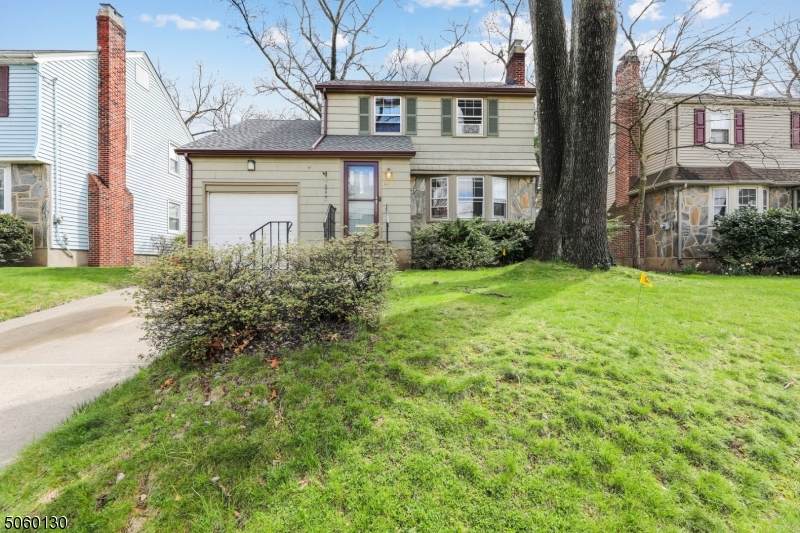 27 Fairway St - Photo 1