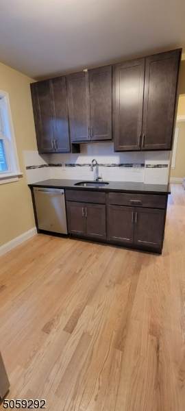 54 Montgomery St - Photo 1