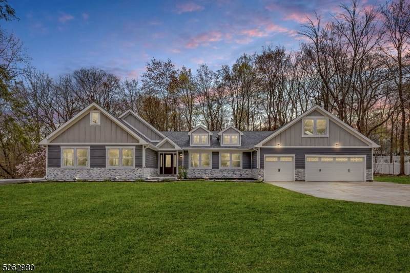 111 Cherry Ln - Photo 1