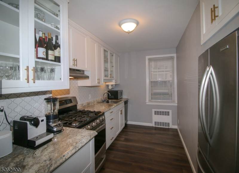 18 The Cres - Photo 1