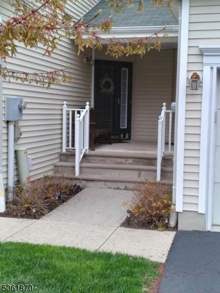 47 Alexandra Way - Photo 1