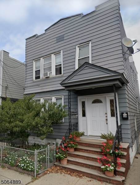28 Schuyler Ave - Photo 1