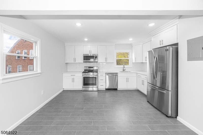 380 Joralemon St - Photo 1