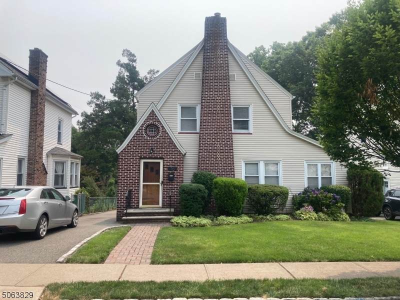 16 Hillside Ave - Photo 1