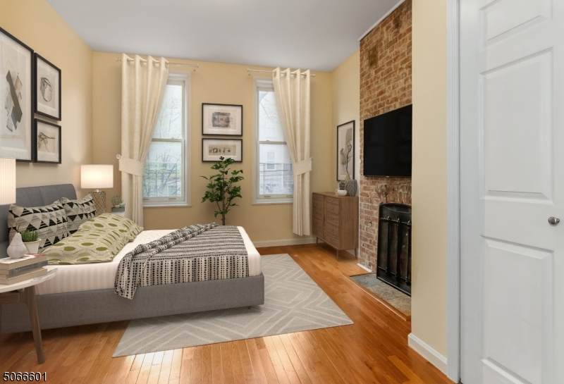 112 Morris St - Photo 1