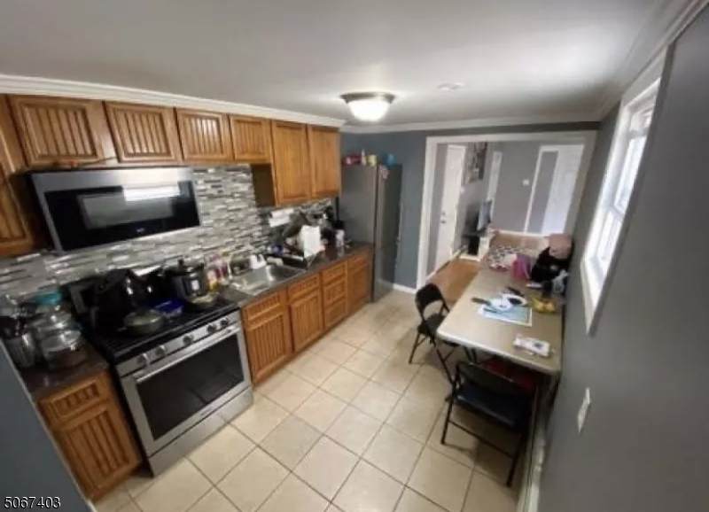33 Emmet St - Photo 1
