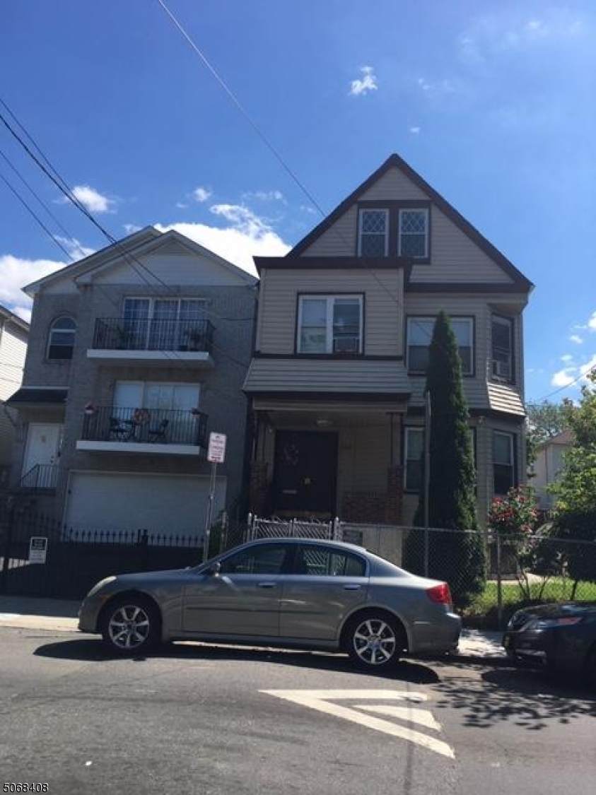 264 W Runyon St - Photo 1