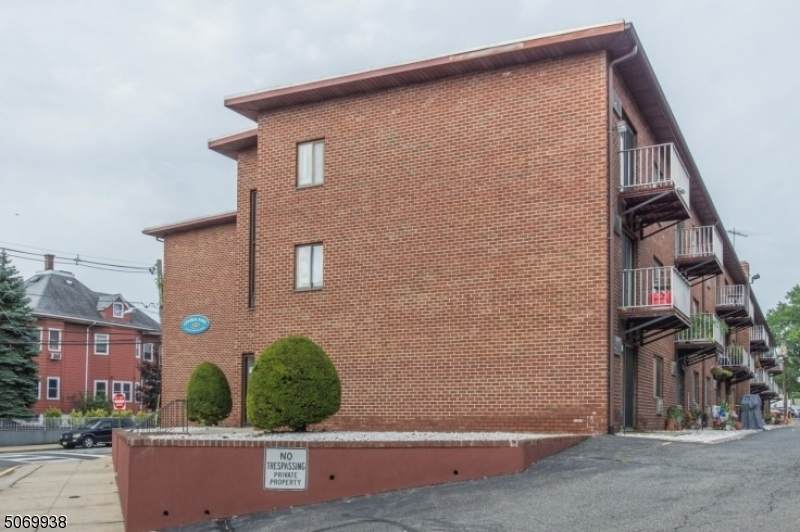 550 Central Ave - Photo 1
