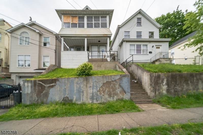183 Summer St - Photo 1