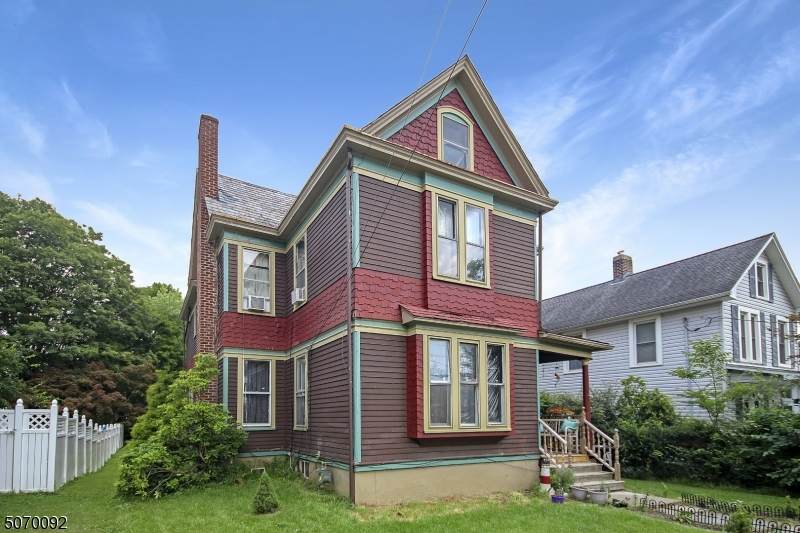 20 Grand Ave - Photo 1