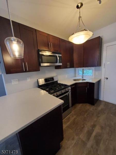 290 21st St - Photo 1
