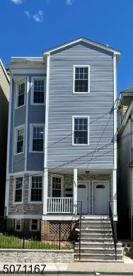 530 Grove St - Photo 1