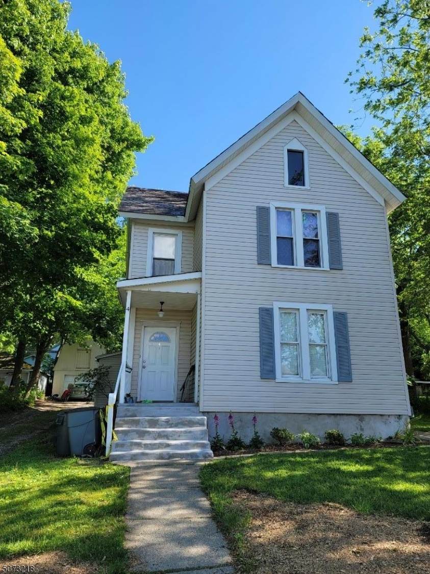 4 Maple St - Photo 1