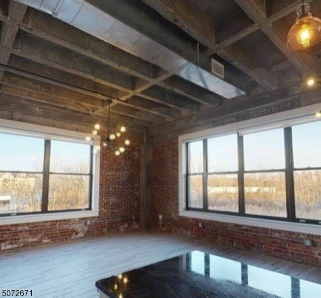 300 Hoyt St - Photo 1