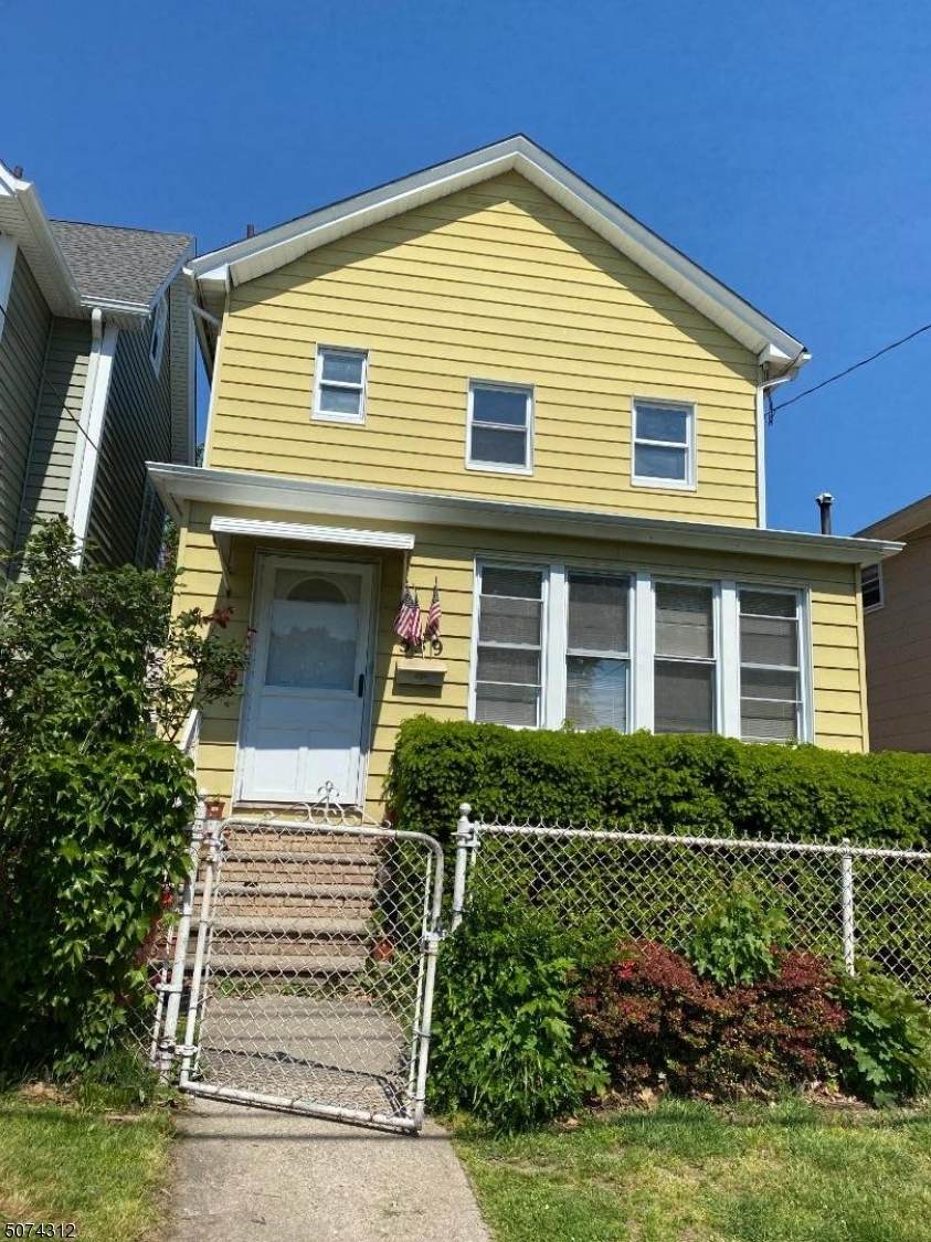 539 Devon St - Photo 1