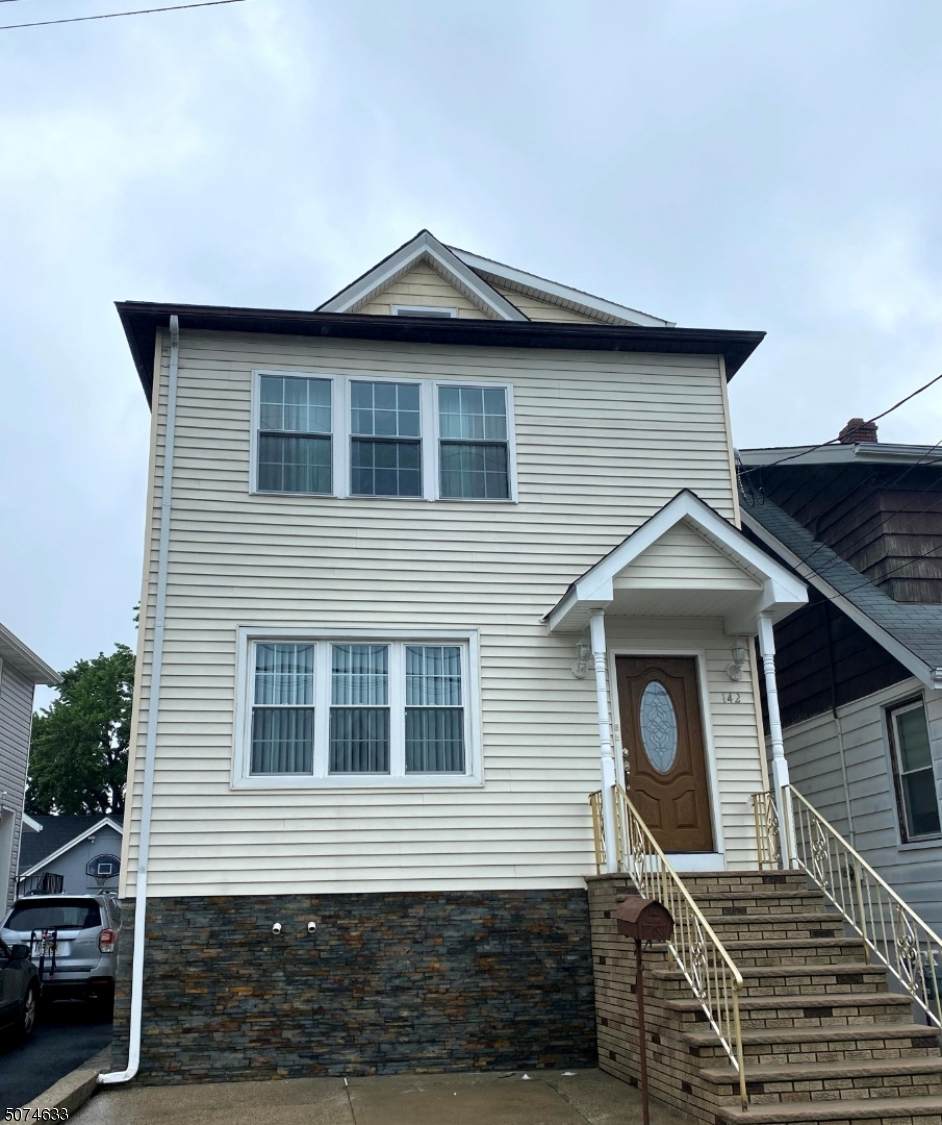 142 Paterson Ave - Photo 1