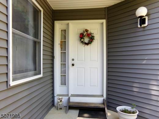 18 Meadow Pond Road - Photo 1