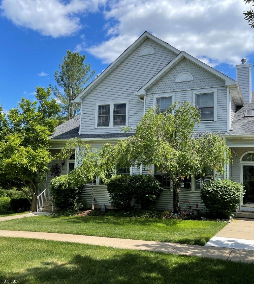 209 Harvard Dr - Photo 1