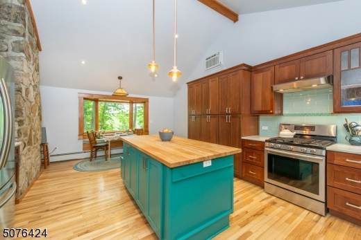 2095 Lakeside Dr - Photo 1