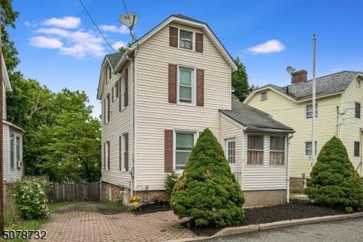 7 Cedar St - Photo 1