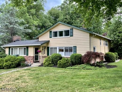 55 Fleetwood Ave - Photo 1