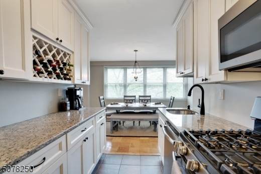 926 Bloomfield Ave - Photo 1