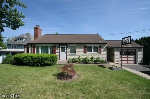 601 W Main St - Photo 1