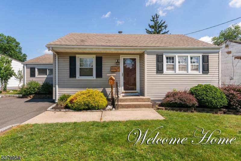 12 Latourette Ave - Photo 1