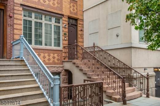 113 Tidewater St - Photo 1