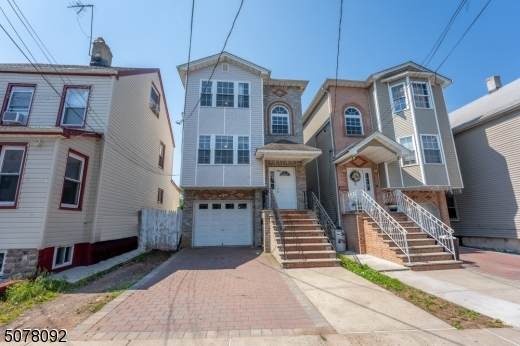 844 Martin St - Photo 1