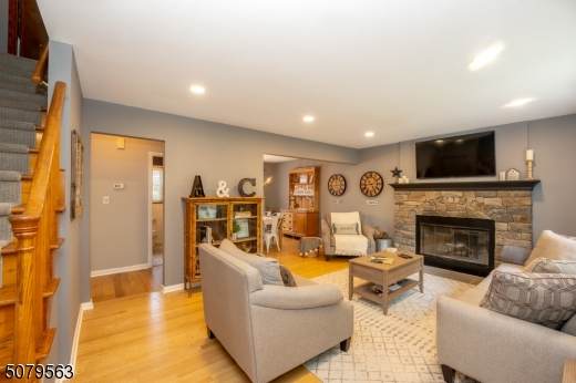 154 Princeton Ave - Photo 1